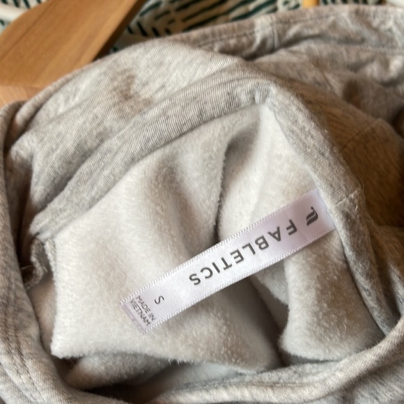 Fabletics grey pull over hoodie EUC small - Picture 6 of 6